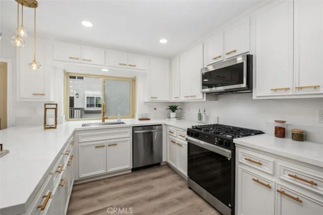 8 Summer Breeze, Irvine, CA 92603
