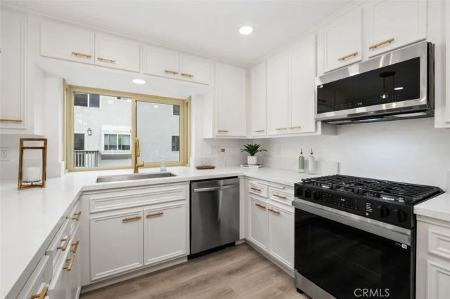 8 Summer Breeze, Irvine, CA 92603