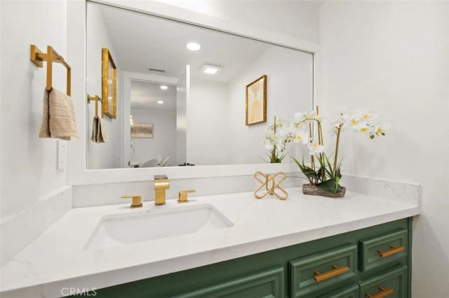 8 Summer Breeze, Irvine, CA 92603