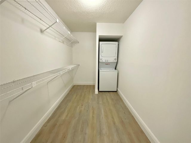 9517 Fontainebleau Boulevard 591-208, Miami, FL 33172