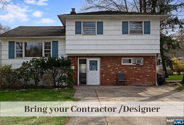 29 Lindbergh Parkway, Waldwick, NJ 07463