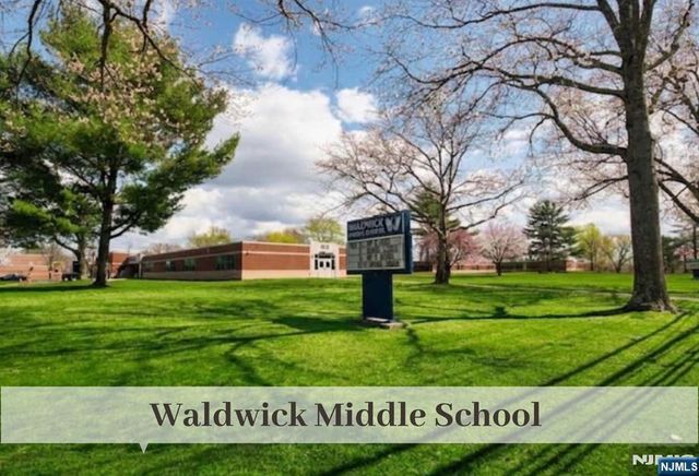 29 Lindbergh Parkway, Waldwick, NJ 07463