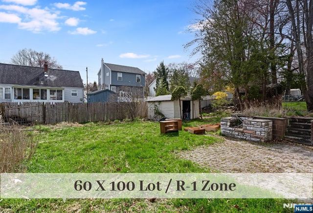 29 Lindbergh Parkway, Waldwick, NJ 07463