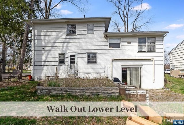 29 Lindbergh Parkway, Waldwick, NJ 07463