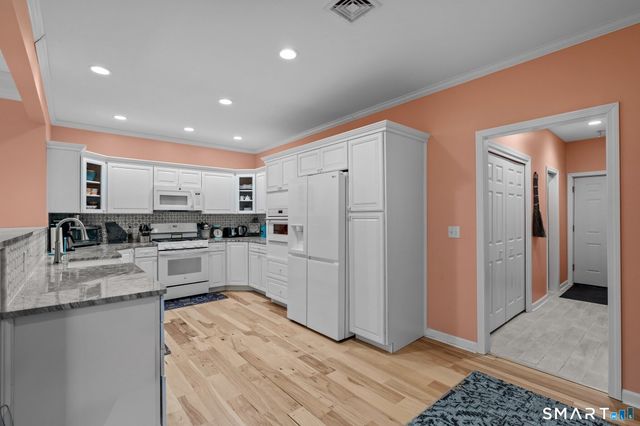 117 New Road, Thompson, CT 06277