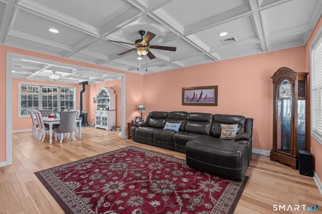 117 New Road, Thompson, CT 06277