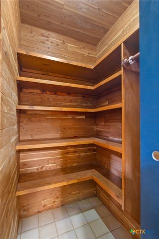 6009 Country Club Dr, Victoria, TX 77904