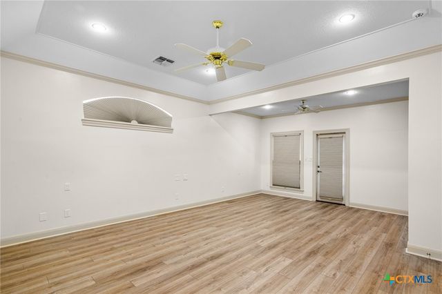 6009 Country Club Dr, Victoria, TX 77904