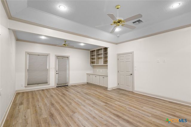 6009 Country Club Dr, Victoria, TX 77904