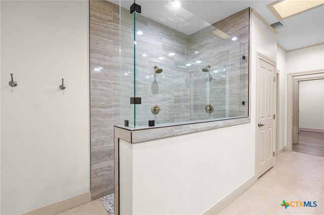 6009 Country Club Dr, Victoria, TX 77904