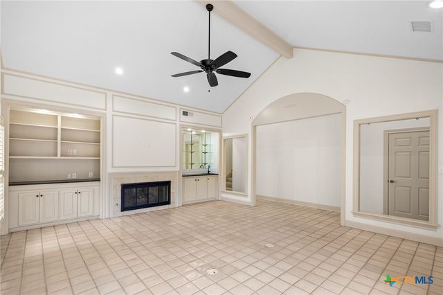 6009 Country Club Dr, Victoria, TX 77904