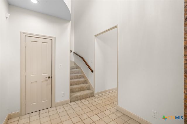 6009 Country Club Dr, Victoria, TX 77904