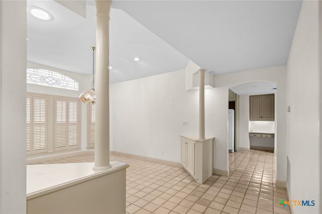 6009 Country Club Dr, Victoria, TX 77904