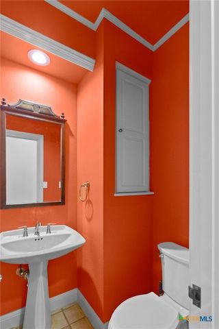 6009 Country Club Dr, Victoria, TX 77904