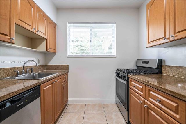 75 S Shore Dr 3B, Miami Beach, FL 33141