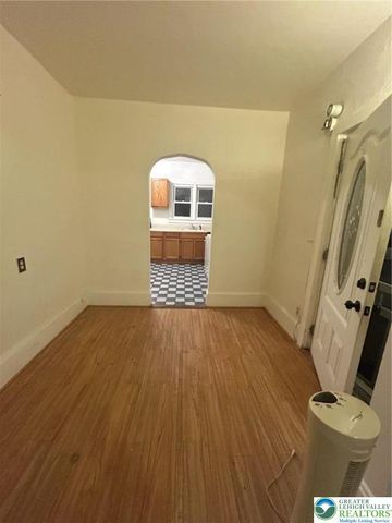 610 Folk 2, Easton, PA 18042