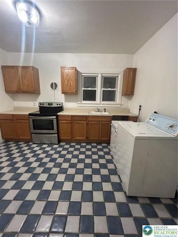 610 Folk 2, Easton, PA 18042