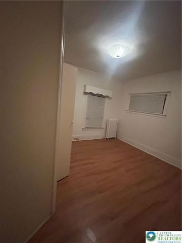 610 Folk 2, Easton, PA 18042