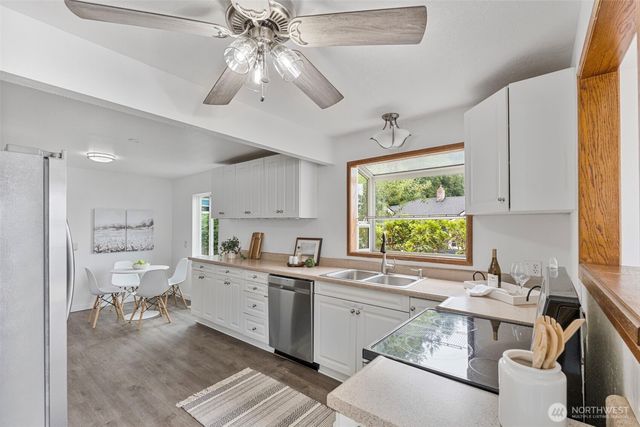 2485 Beach Drive E, Port Orchard, WA 98366