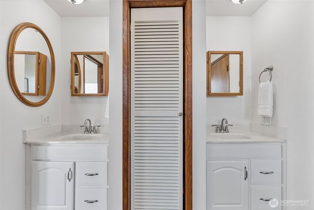 2485 Beach Drive E, Port Orchard, WA 98366