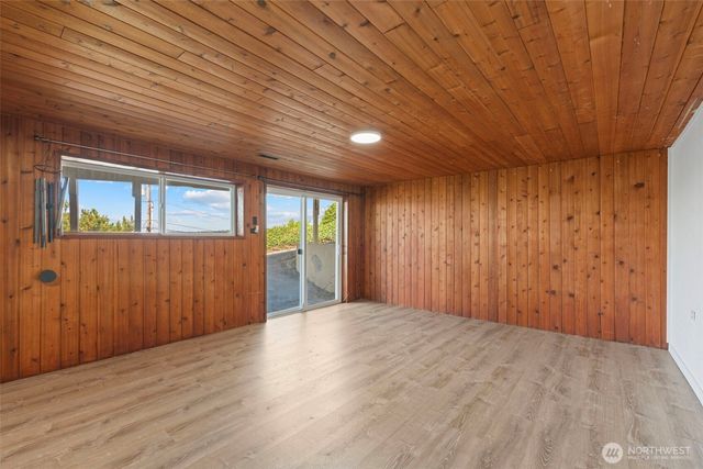 2485 Beach Drive E, Port Orchard, WA 98366
