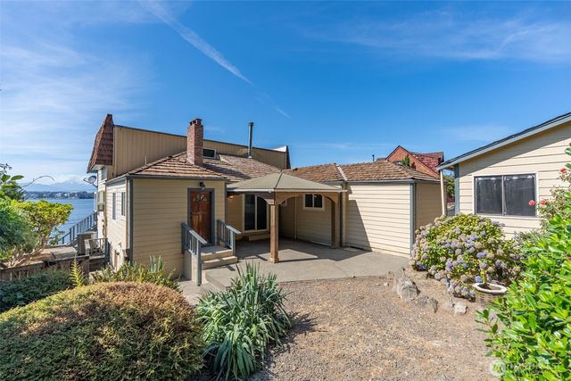 2485 Beach Drive E, Port Orchard, WA 98366