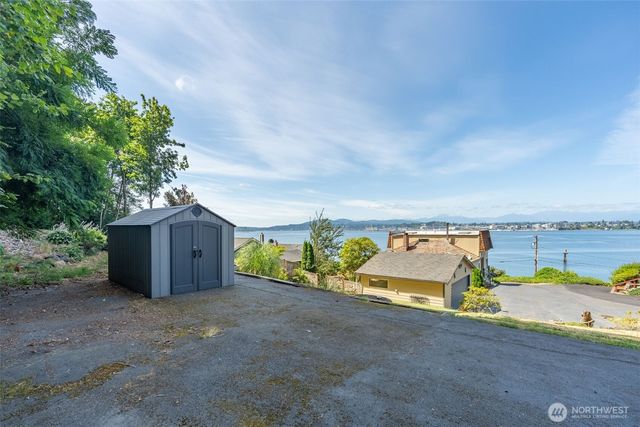 2485 Beach Drive E, Port Orchard, WA 98366
