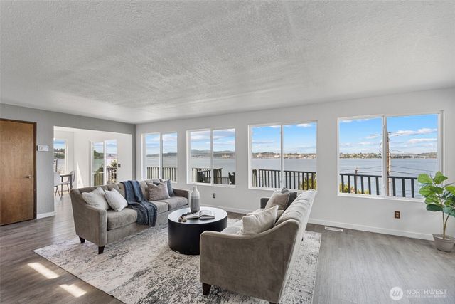 2485 Beach Drive E, Port Orchard, WA 98366