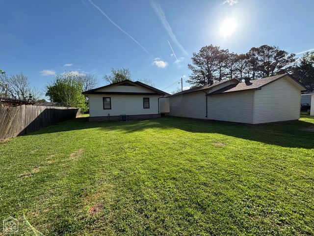 310 E Elm Street, Walnut Ridge, AR 72476
