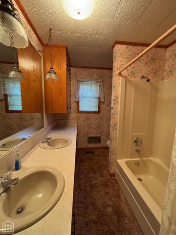 310 E Elm Street, Walnut Ridge, AR 72476