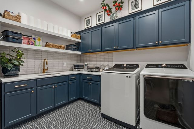 3304 Sarah Bee Ln, Thompsons Station, TN 37179
