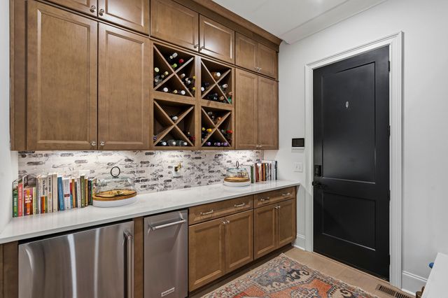 3304 Sarah Bee Ln, Thompsons Station, TN 37179