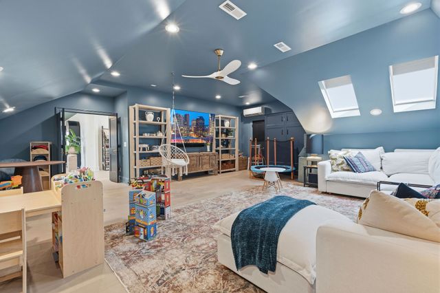 3304 Sarah Bee Ln, Thompsons Station, TN 37179