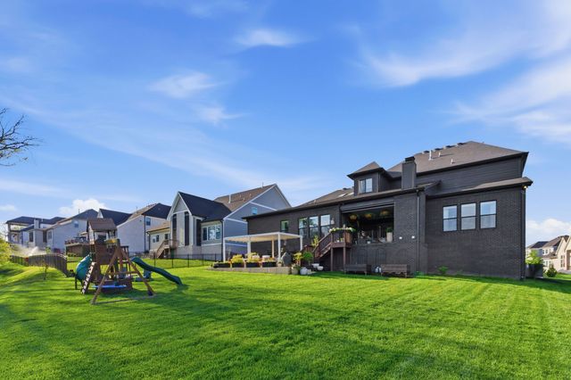 3304 Sarah Bee Ln, Thompsons Station, TN 37179