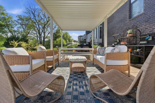3304 Sarah Bee Ln, Thompsons Station, TN 37179