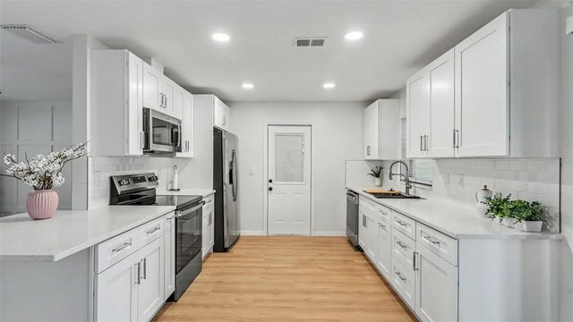 1151 OAKHILL STREET, Seffner, FL 33584