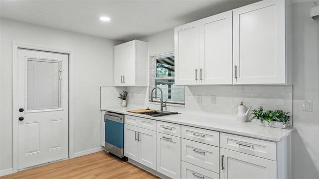 1151 OAKHILL STREET, Seffner, FL 33584