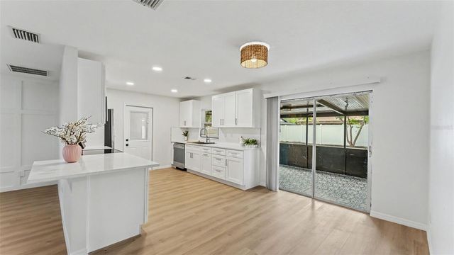 1151 OAKHILL STREET, Seffner, FL 33584