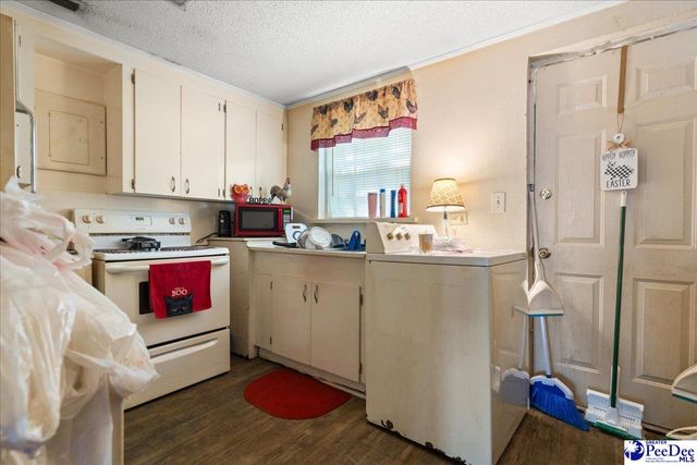 99 Huger St, Cheraw, SC 29520