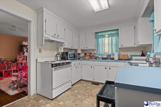 99 Huger St, Cheraw, SC 29520