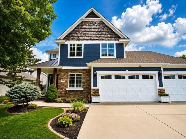 1007 Burr Oak Lane, Grain Valley, MO 64029