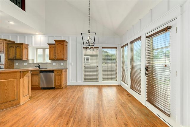 1007 Burr Oak Lane, Grain Valley, MO 64029