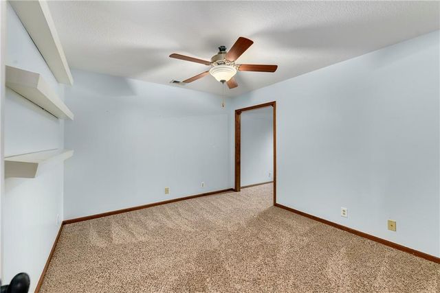 1007 Burr Oak Lane, Grain Valley, MO 64029