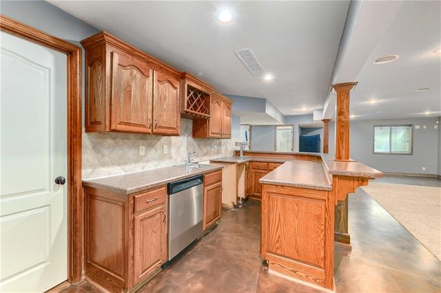 1007 Burr Oak Lane, Grain Valley, MO 64029