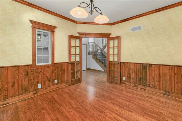 1007 Burr Oak Lane, Grain Valley, MO 64029