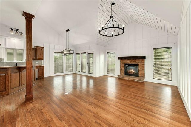 1007 Burr Oak Lane, Grain Valley, MO 64029