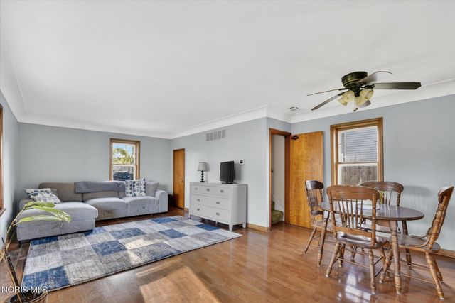 206 Franklin Avenue, Swanton, OH 43558