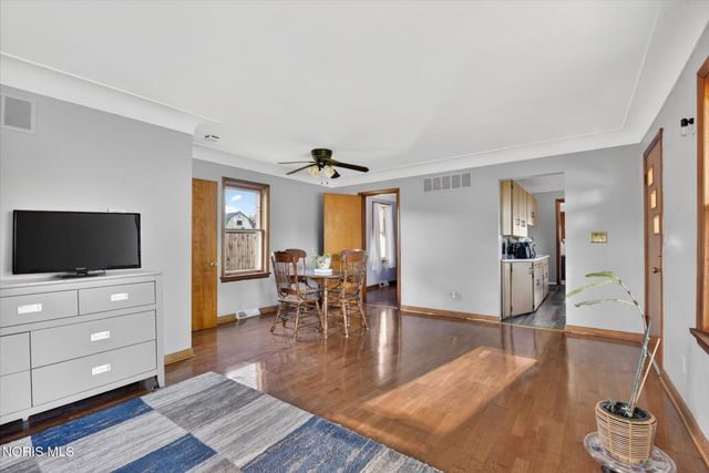 206 Franklin Avenue, Swanton, OH 43558