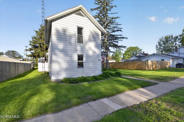 206 Franklin Avenue, Swanton, OH 43558