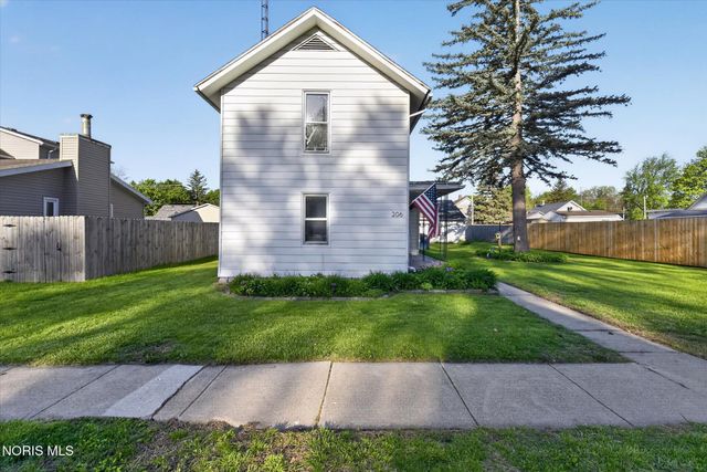 206 Franklin Avenue, Swanton, OH 43558